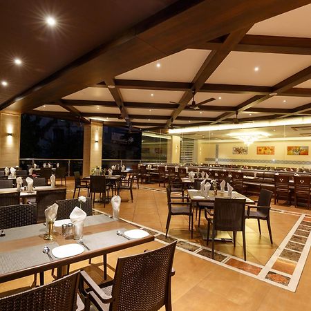 Hotel Ayodhya Kolhapur Bagian luar foto