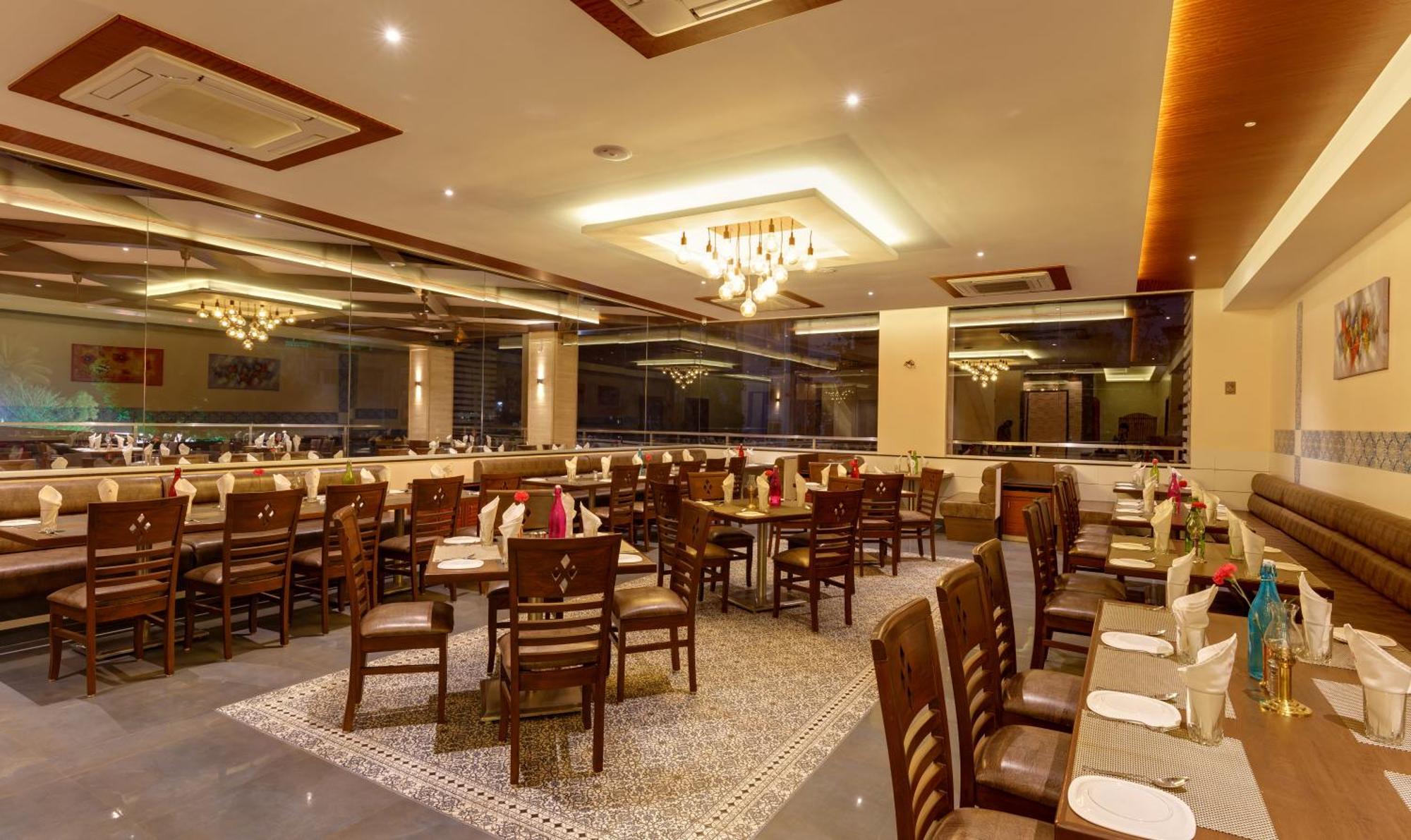 Hotel Ayodhya Kolhapur Bagian luar foto