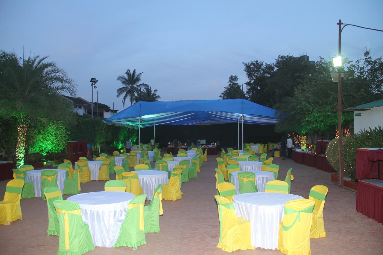 Hotel Ayodhya Kolhapur Bagian luar foto