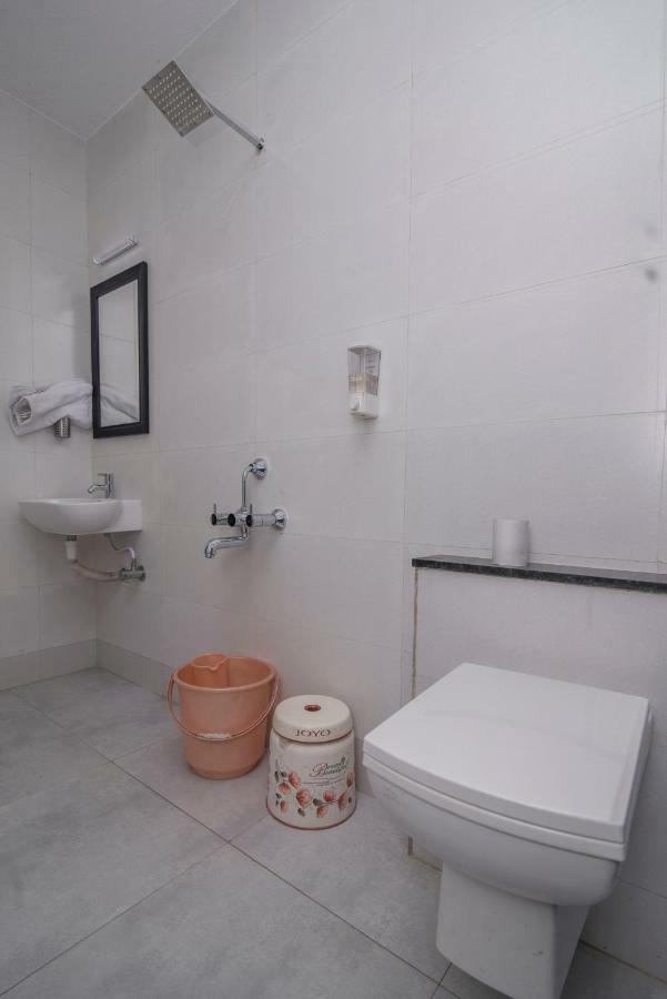 Hotel Ayodhya Kolhapur Bagian luar foto