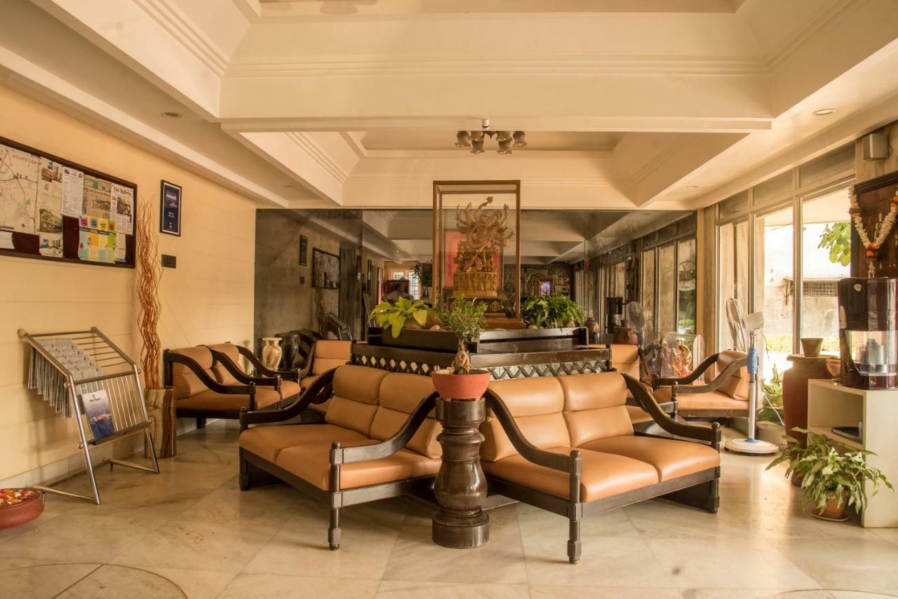Hotel Ayodhya Kolhapur Bagian luar foto