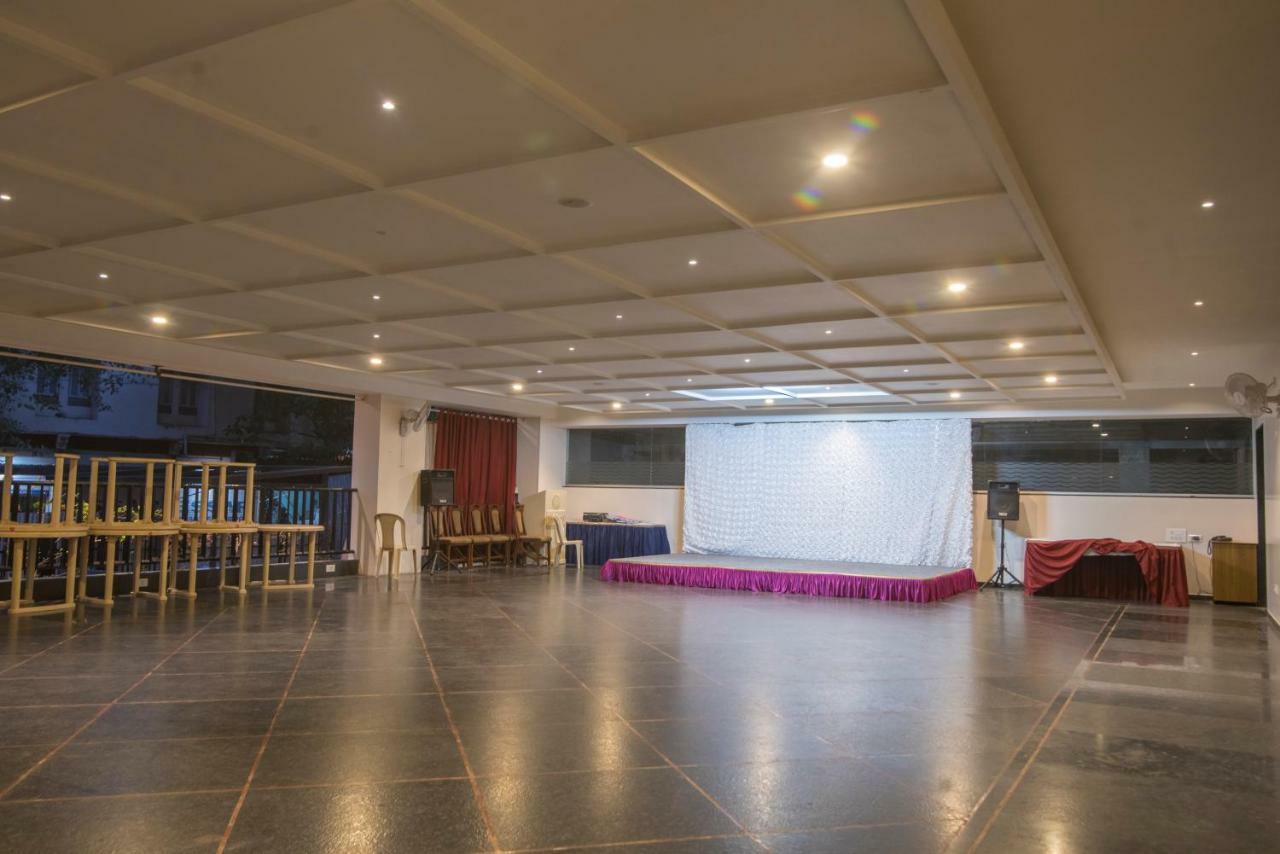 Hotel Ayodhya Kolhapur Bagian luar foto